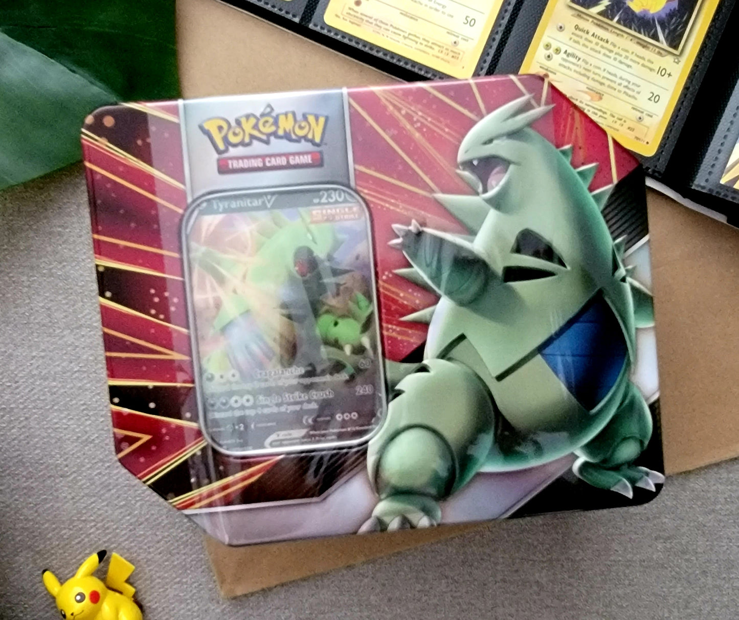 Pokémon TCG: V Strikers Tin (Tyranitar V)