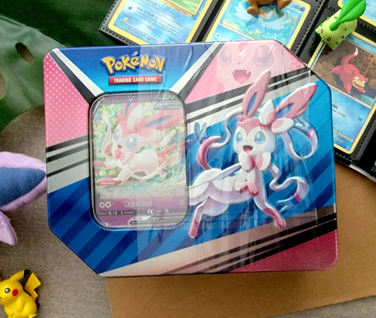 Pokémon TCG: V Heroes Tin (Sylveon V)